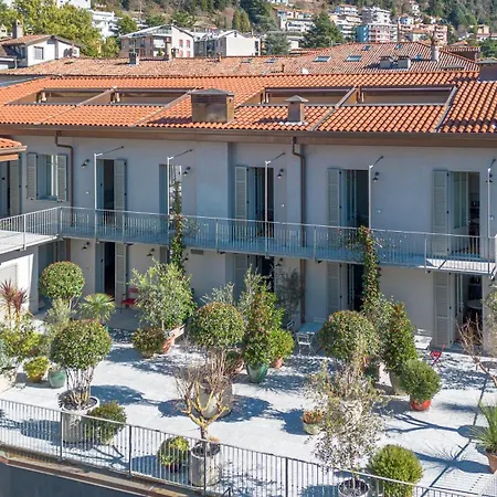Ξενοδοχείο με διαμερίσματα Le Dimore - Center - Boutique Near Lake, Train And Bus Stations