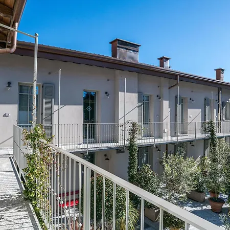 Le Dimore - Center - Boutique Near Lake, Train And Bus Stations Ξενοδοχείο με διαμερίσματα