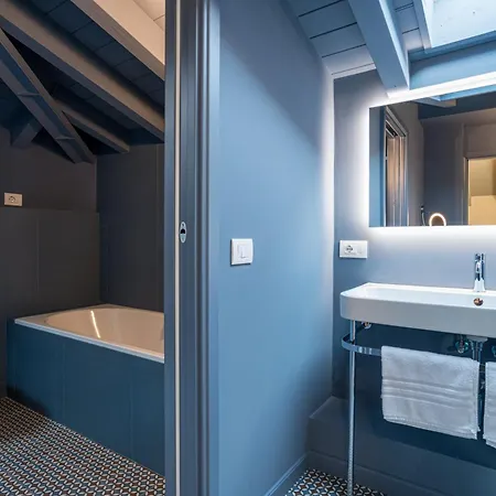 Le Dimore - Center - Boutique Near Lake, Train And Bus Stations 3*