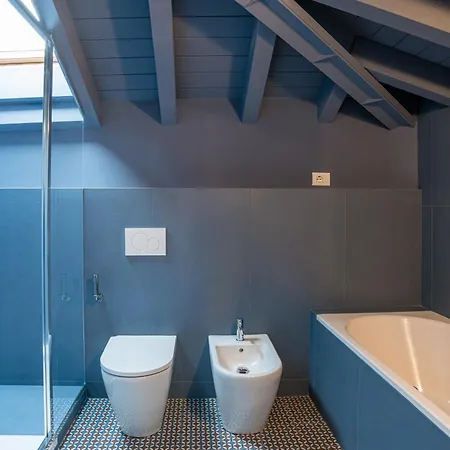 アパートホテル Le Dimore - Center - Boutique Near Lake, Train And Bus Stations 3*
